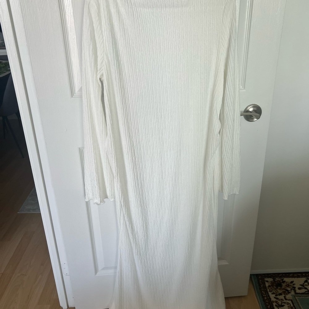 Elegant White Maxi Dress